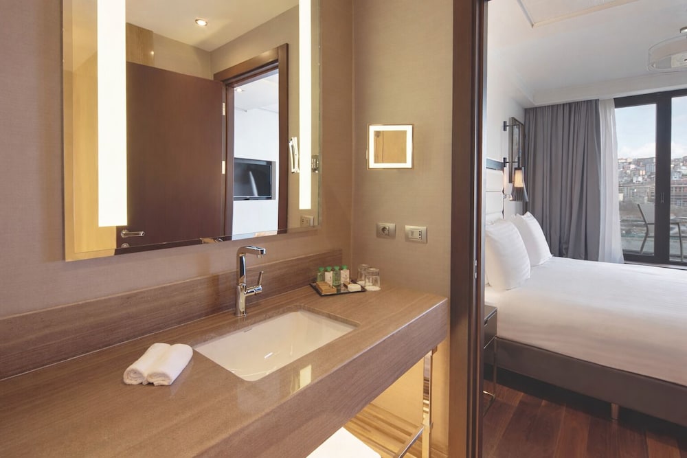 Movenpick Hotel Istanbul Golden Horn 89/89