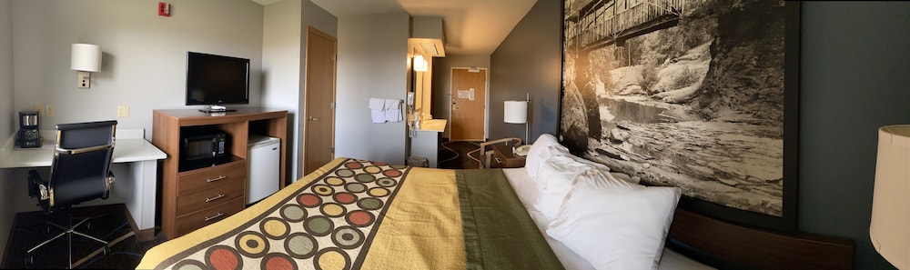 AmericInn by Wyndham Mauston 16/44