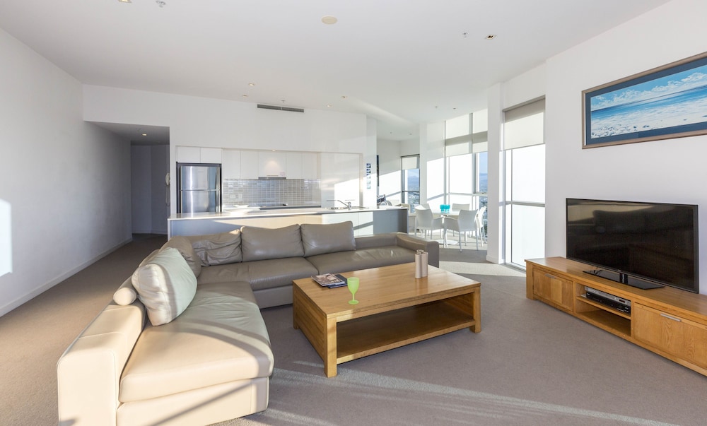 Artique Surfers Paradise 44/74