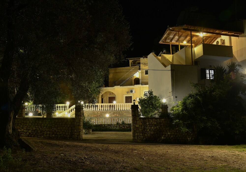 Corfu Room 22/26