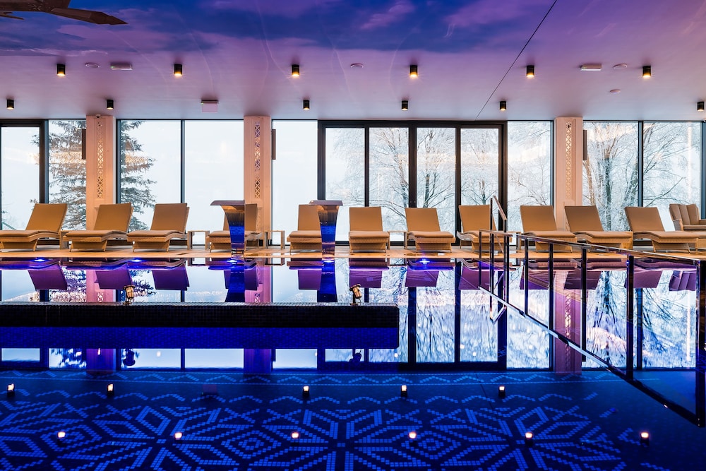 swimming pool spa
