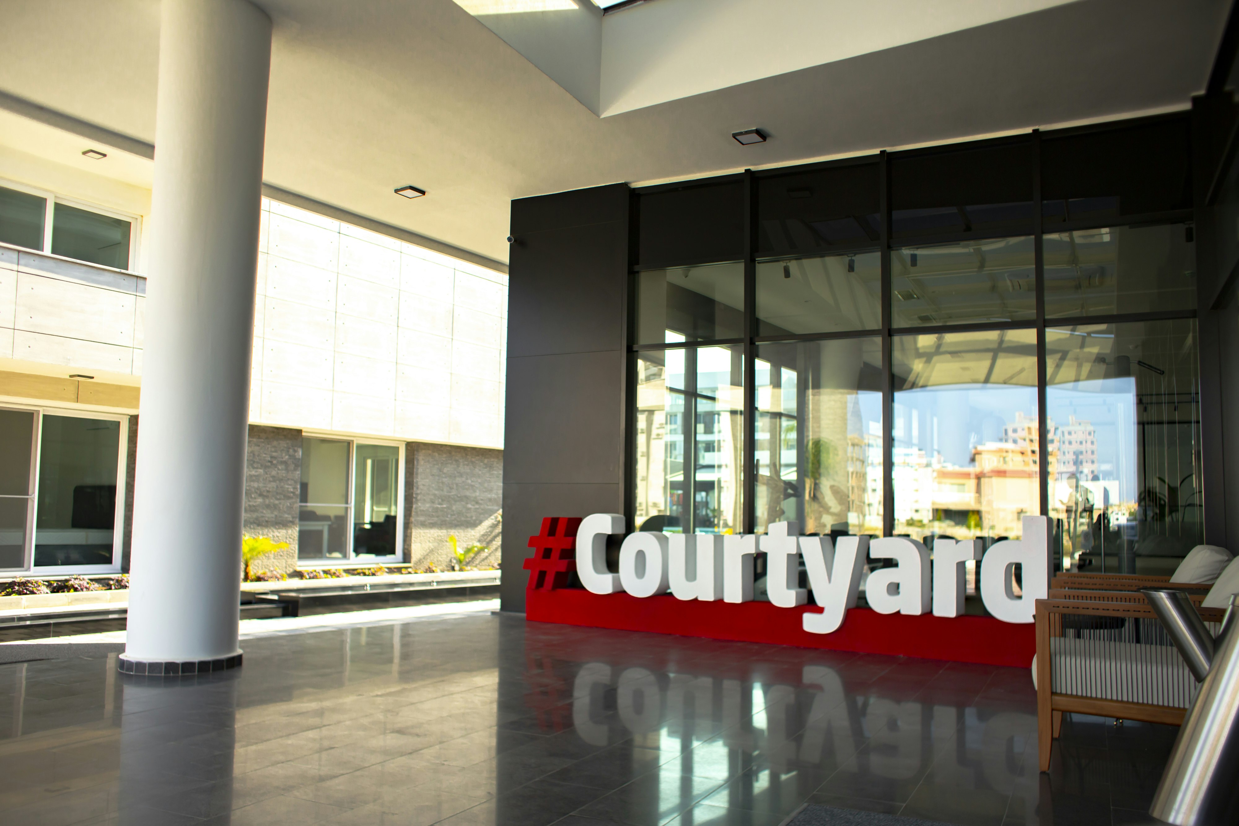 Courtyard Long Beach 5/50