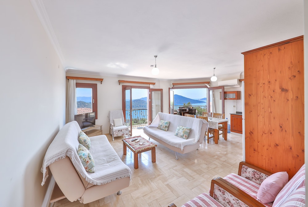 Nirvana Apartments 30/60