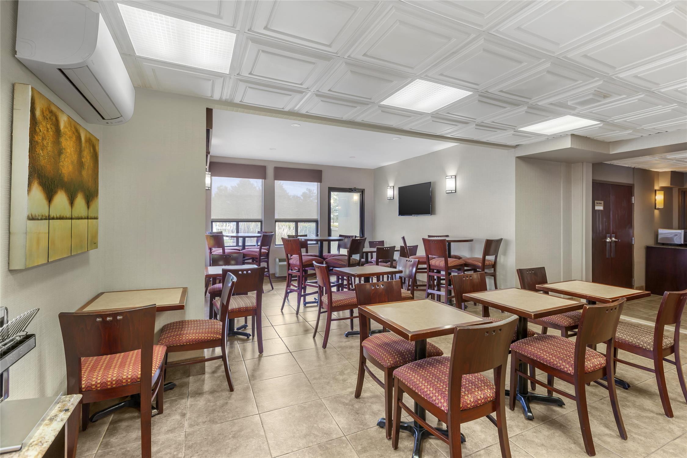 Best Western Plus Rose City Suites 19/35