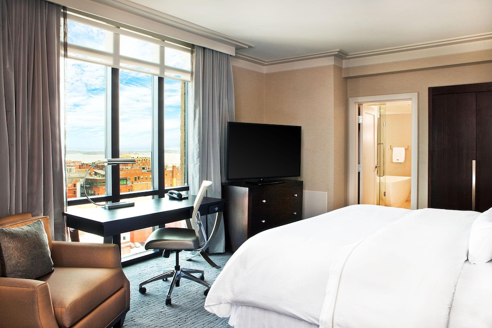 The Westin Portland Harborview 34/58
