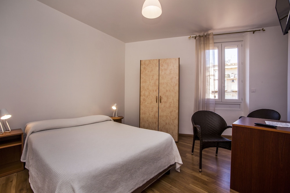 Le Dauphin Hotel 4/54