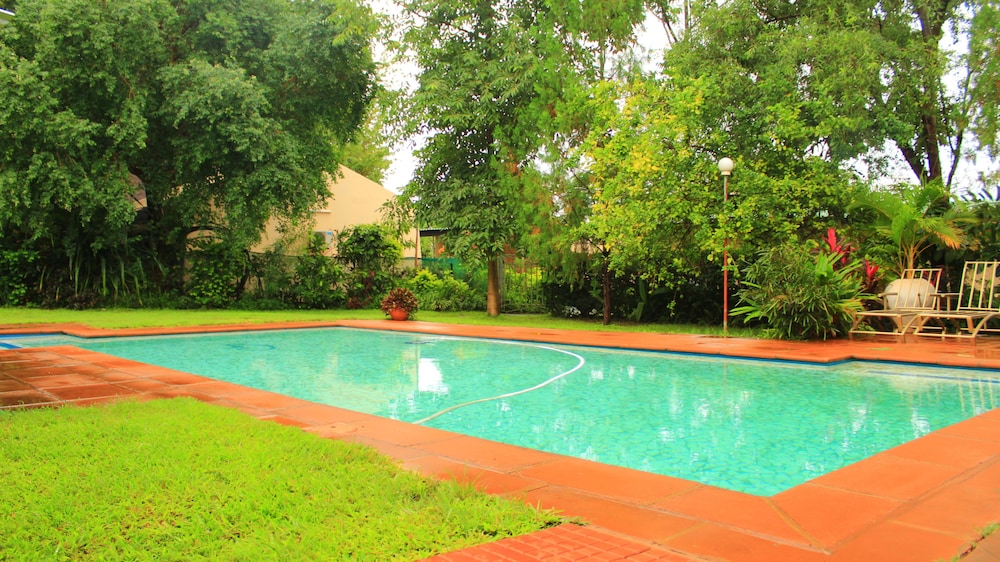 Gloria Apos S Bed And Breakfast 42/50