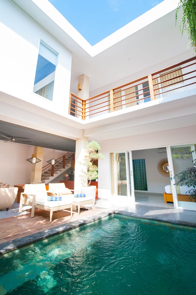 Apple Villa & Suite Seminyak 15/73