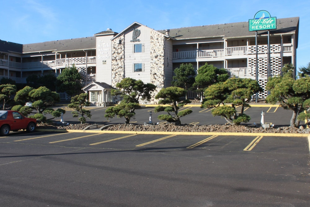 Hi Tide Oceanfront Inn 36/52