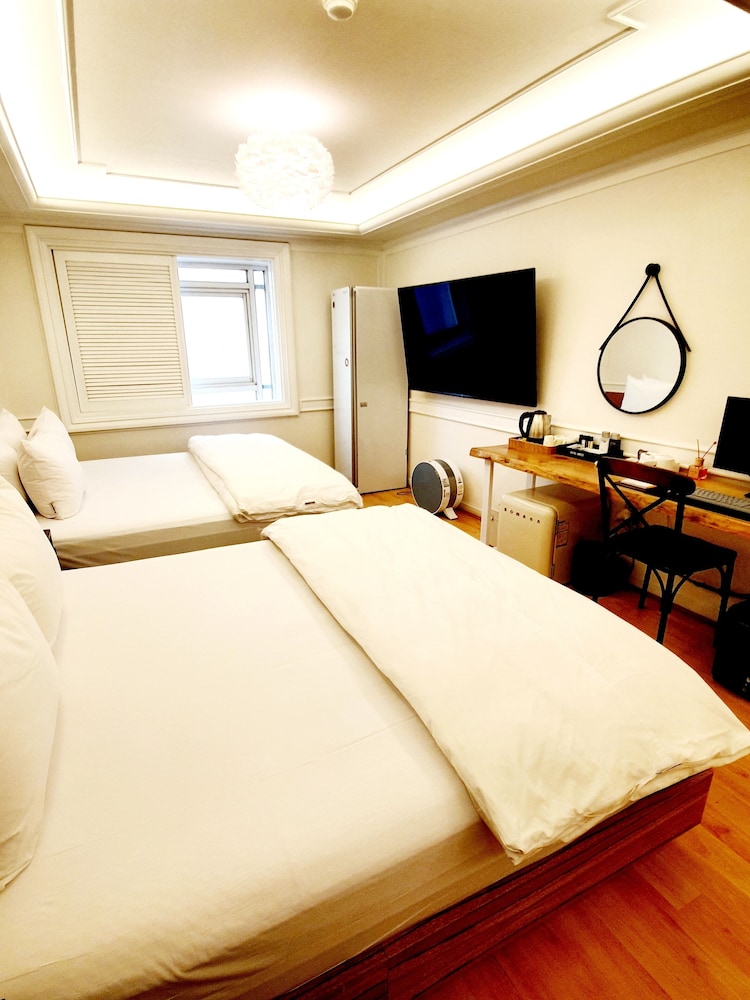 Uneed Hotel 17/60