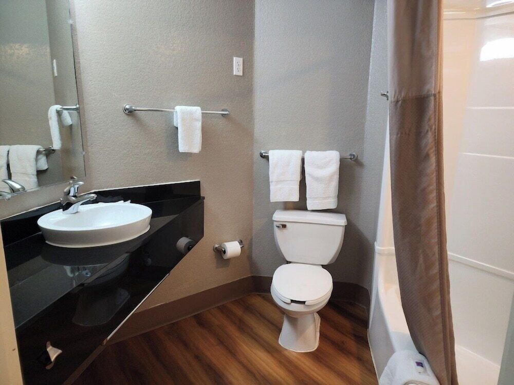 Motel6 Biloxi, MS - Beach 50/60