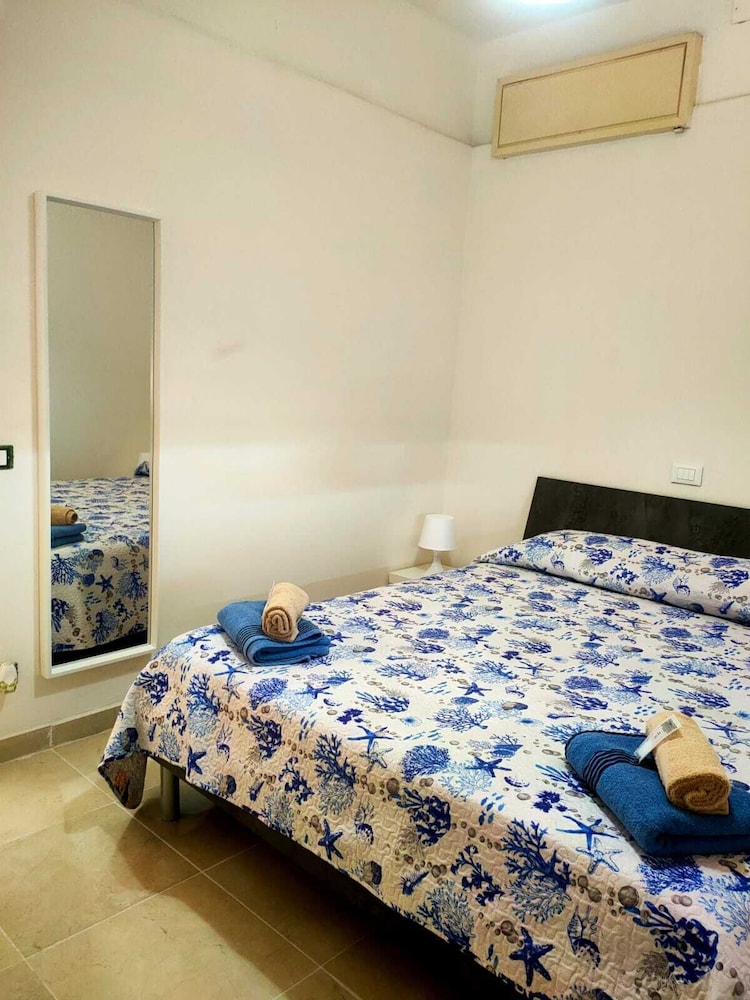 غرفة أساسية بسرير مزدوج، Bed and Fly Aeroporto Catania 1/4