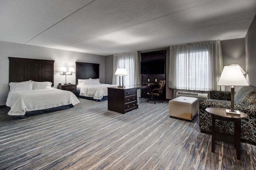 Hampton Inn Suites By Hilton Brantford 24/41