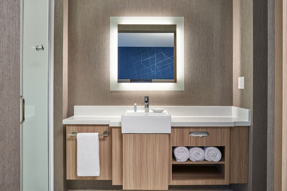 جناح بسرير كينج مع أريكة، SpringHill Suites by Marriott Winter Park 7/7