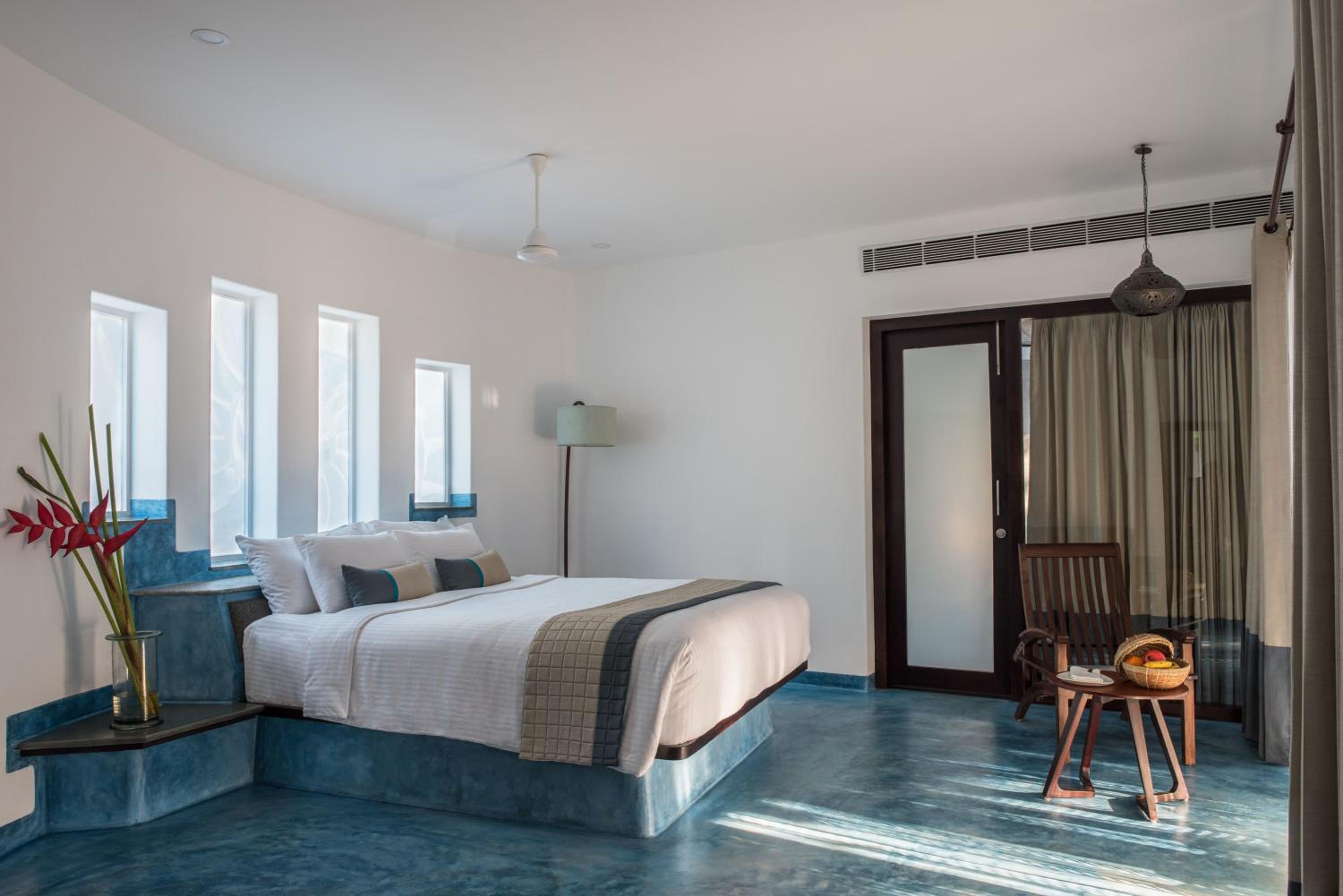 Pearl, Blue, Villa