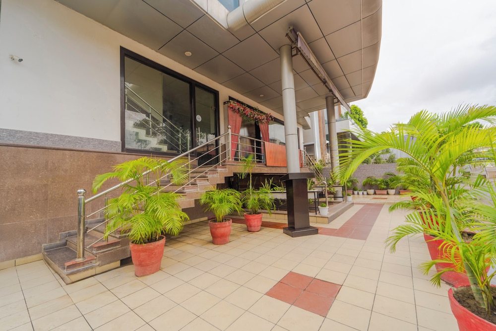 Treebo Shivam Inn 67/71