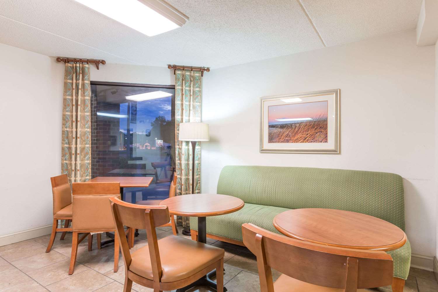 Days Inn By Wyndham Tappahannock 3/5