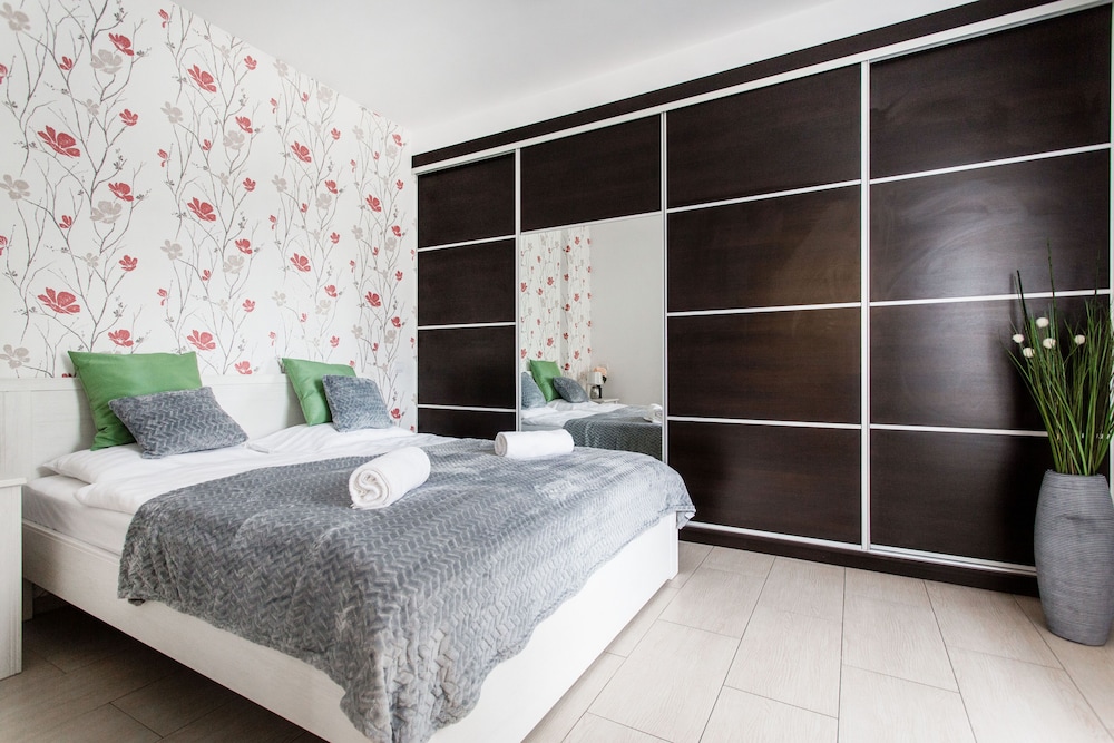1 BEDROOM, SUPERIOR, APARTMENT