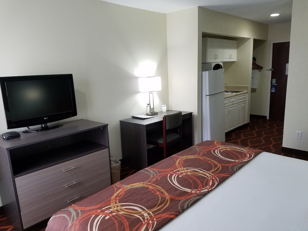 Baymont by Wyndham Grovetown Augusta 36/44