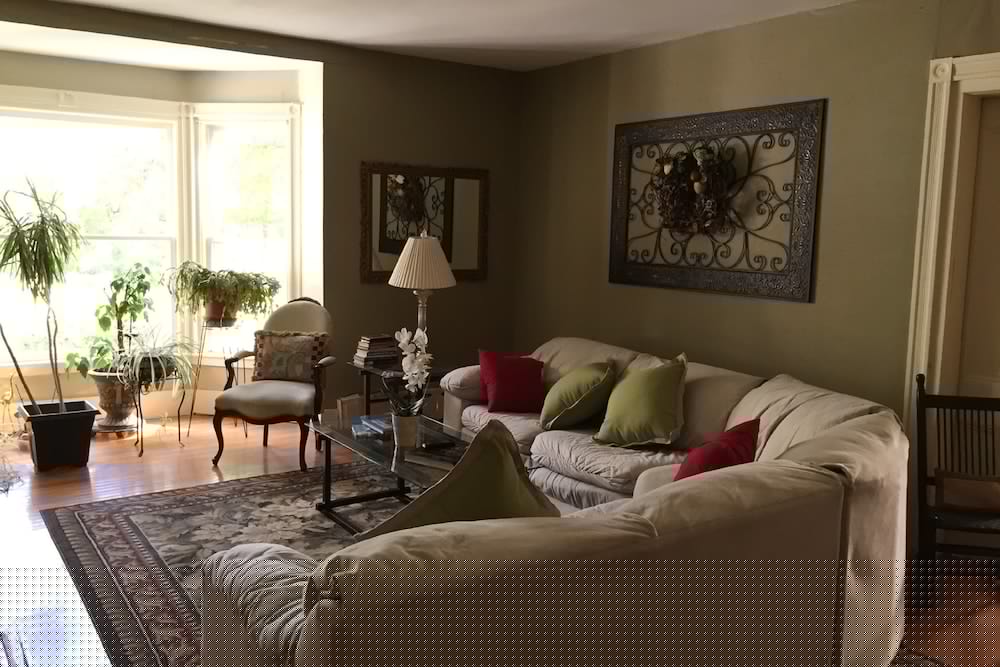 18 Vine Inn &amp; Carriage House 20/50