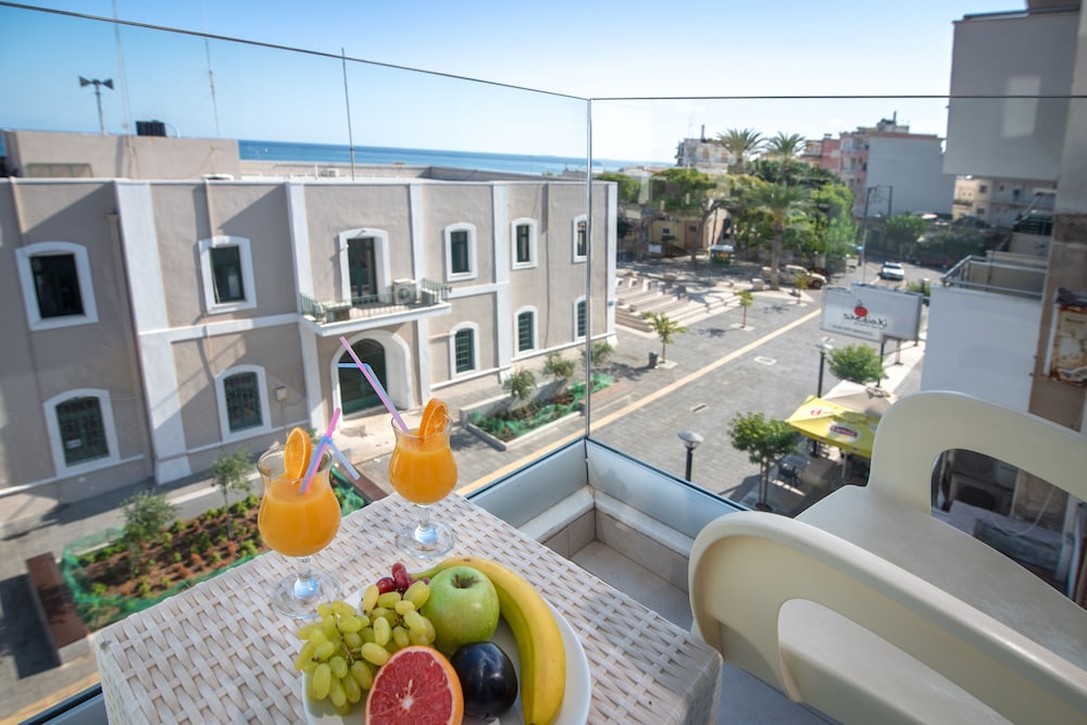 Coral Boutique Hotel 45/59