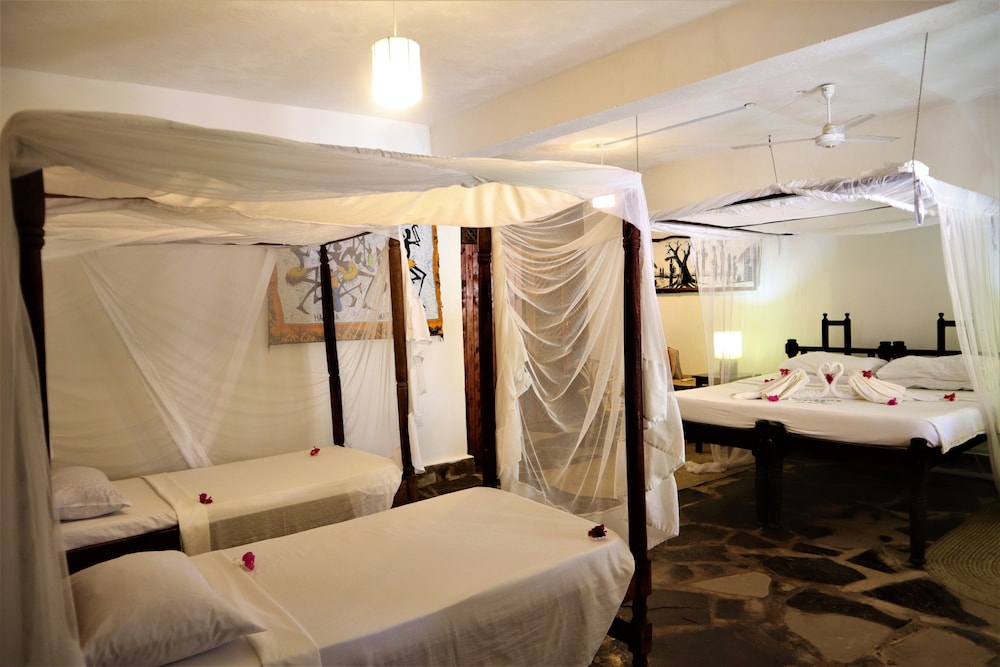 Mvuvi Lodge 13/50