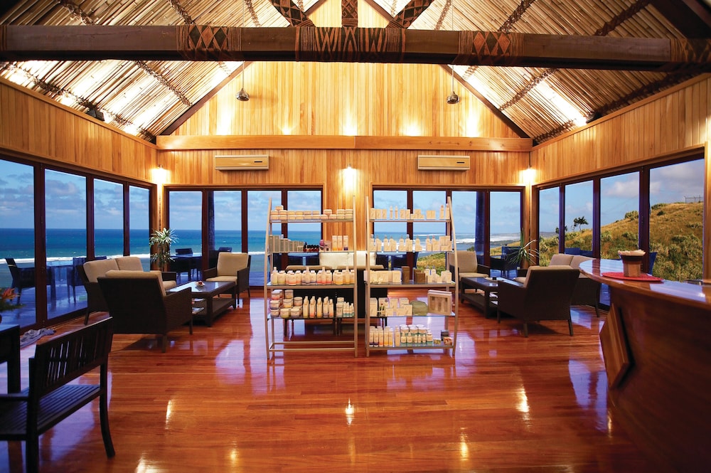 Outrigger Fiji Beach Resort 26/31