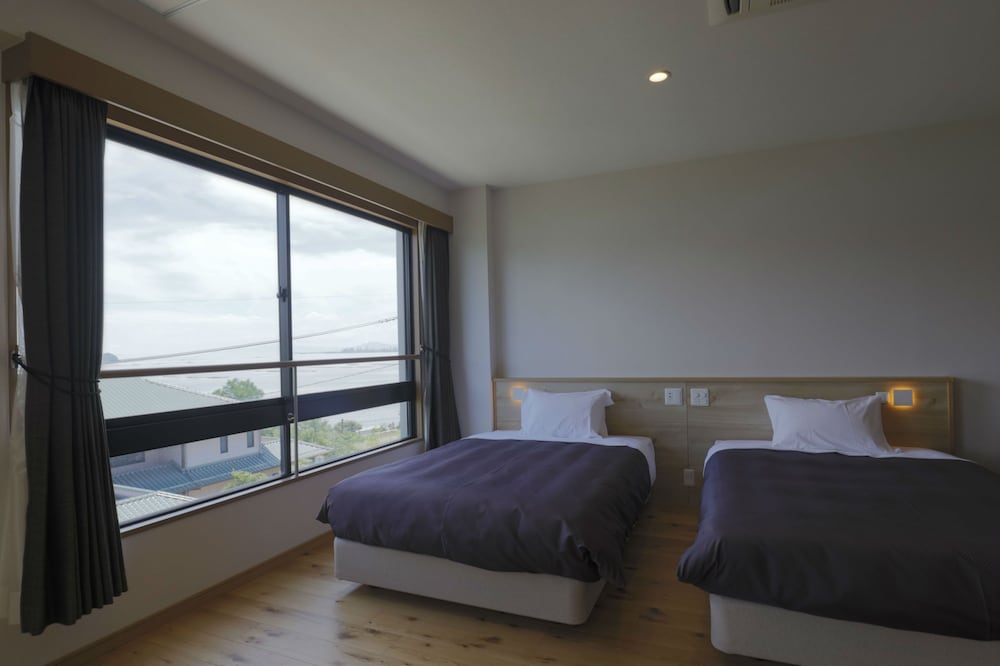JAPANESE WESTERN, LUXURY