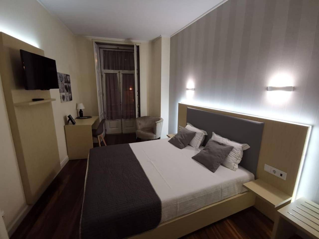 Hotel Residencial Dora 18/50