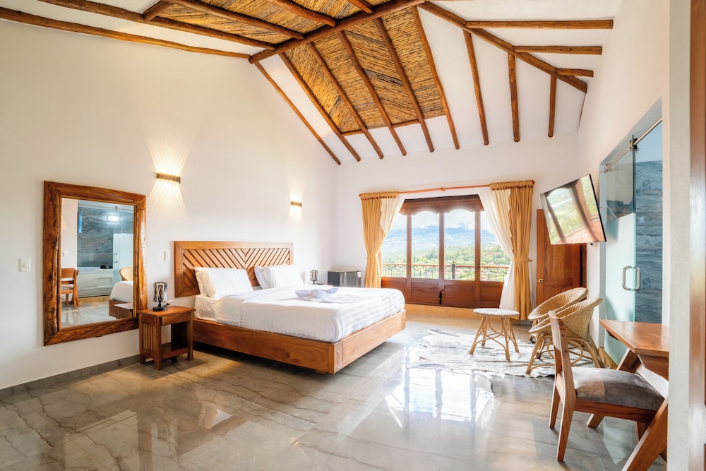 Suite, King Bed