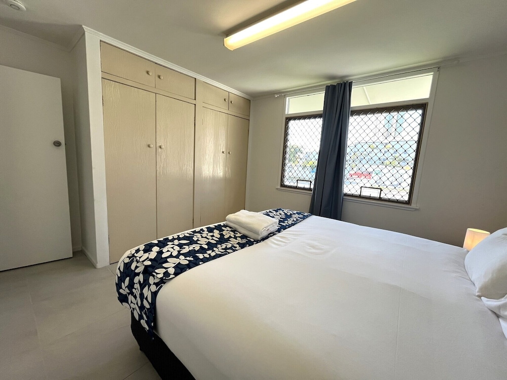 House, 3 King Beds
