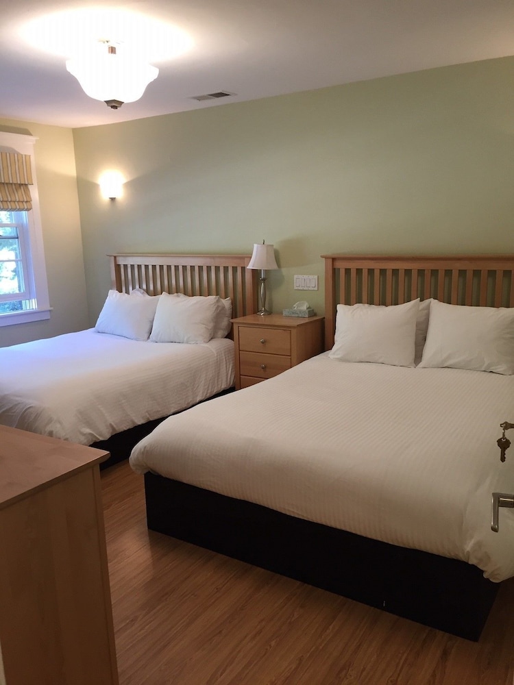 Highland Dell Lodge 11/36