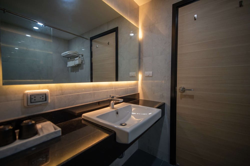 Lewit Hotel Pattaya, a member of Radisson Individuals 48/50