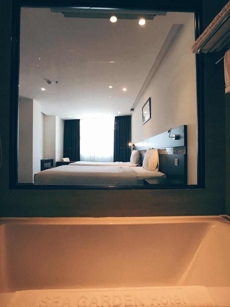 Sea Garden Hotel 12/65