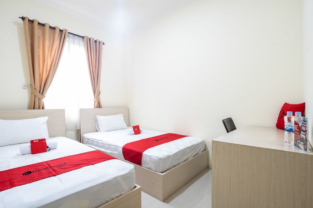 Reddoorz Near Siloam Karawaci 9/27