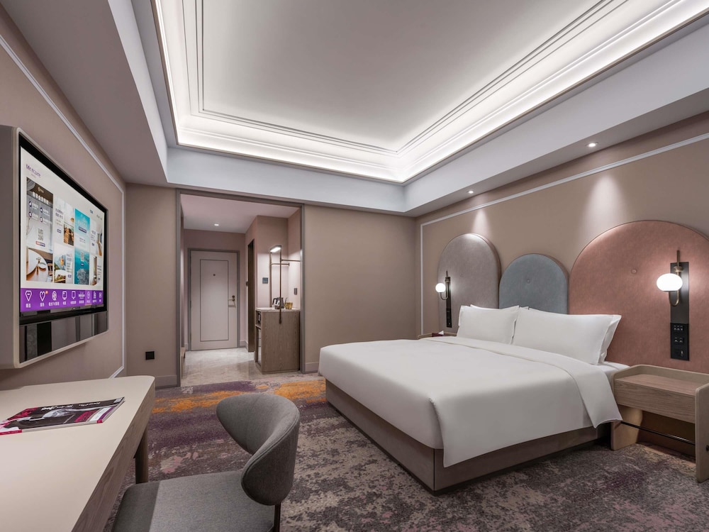 SUPERIOR, KING BED
