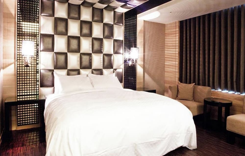 Royal Group Hotel -Chang Chien Branch 16/26