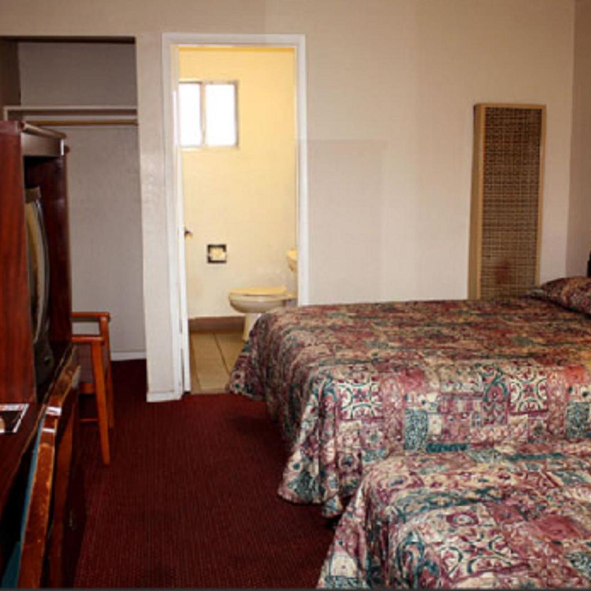 Sunset Inn and Suites 7/24