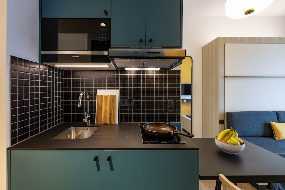 Family, Studio, Murphy Bed, Queen Bed, Sofa، Aparthotel Adagio access Hamburg 10/10