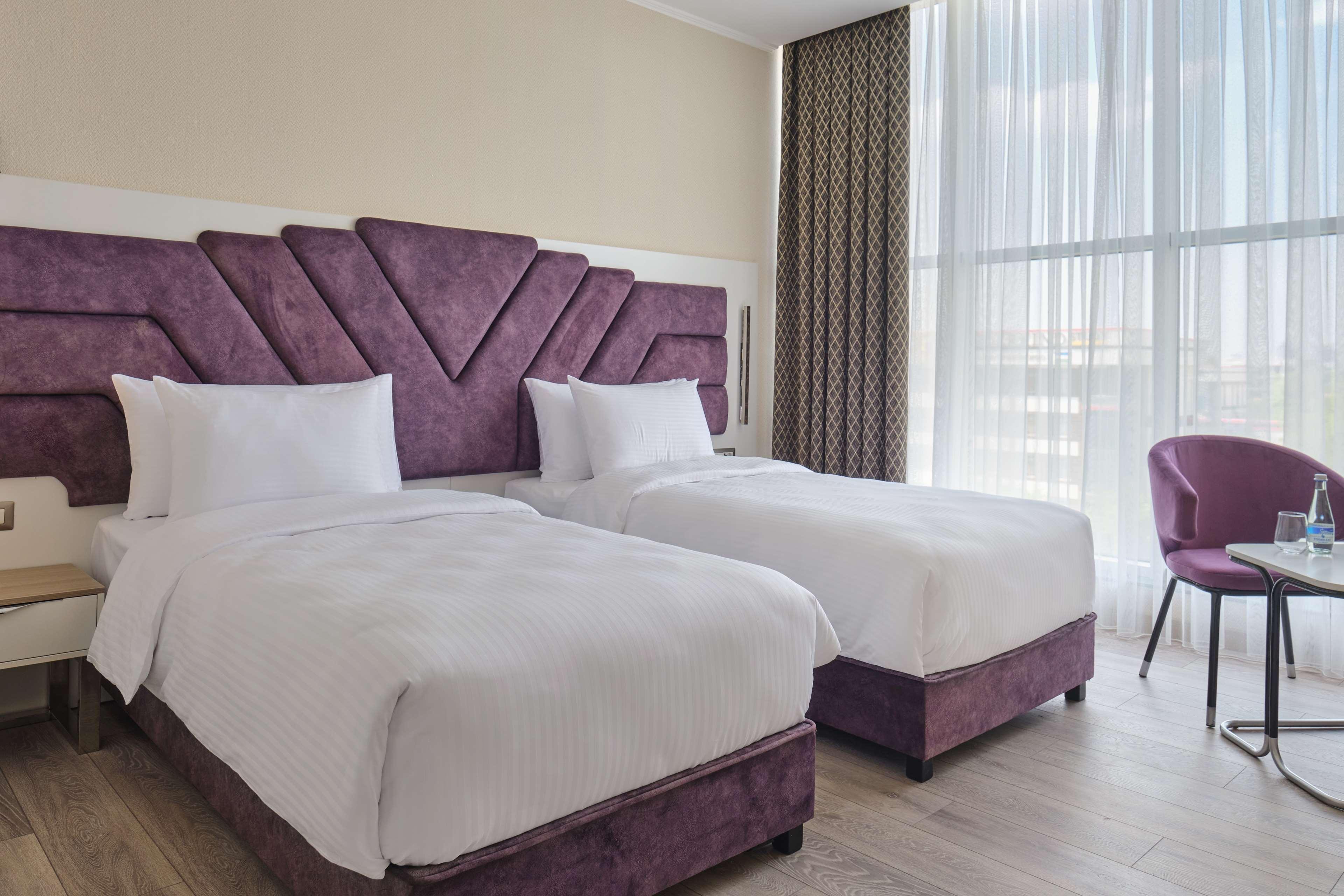 Standard Twin Room:
