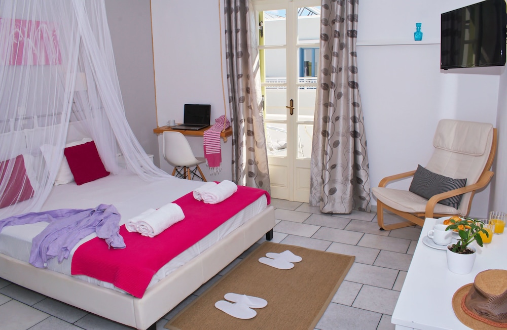 Camara Hotel 14/50