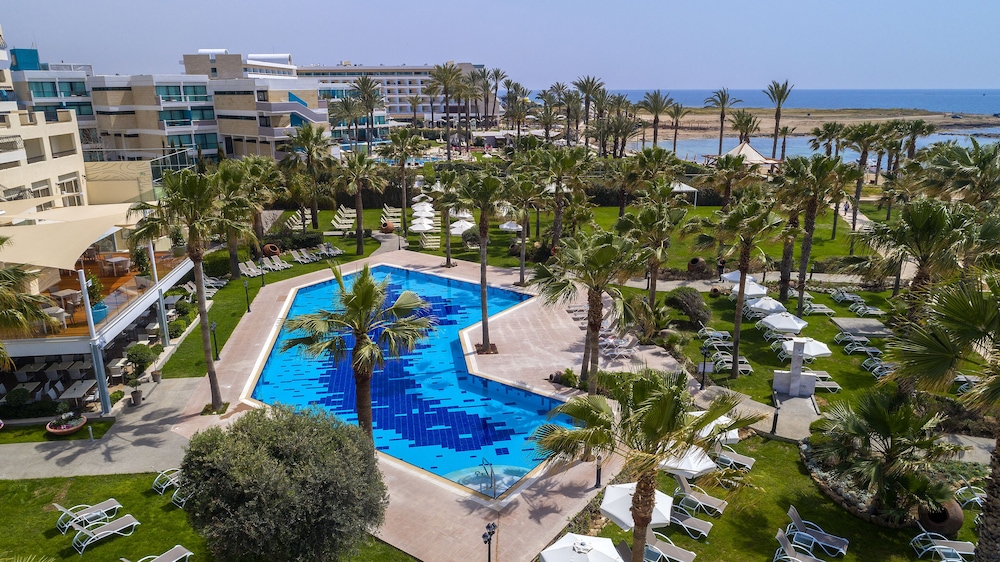 Aquamare Beach Hotel & Spa 49/61