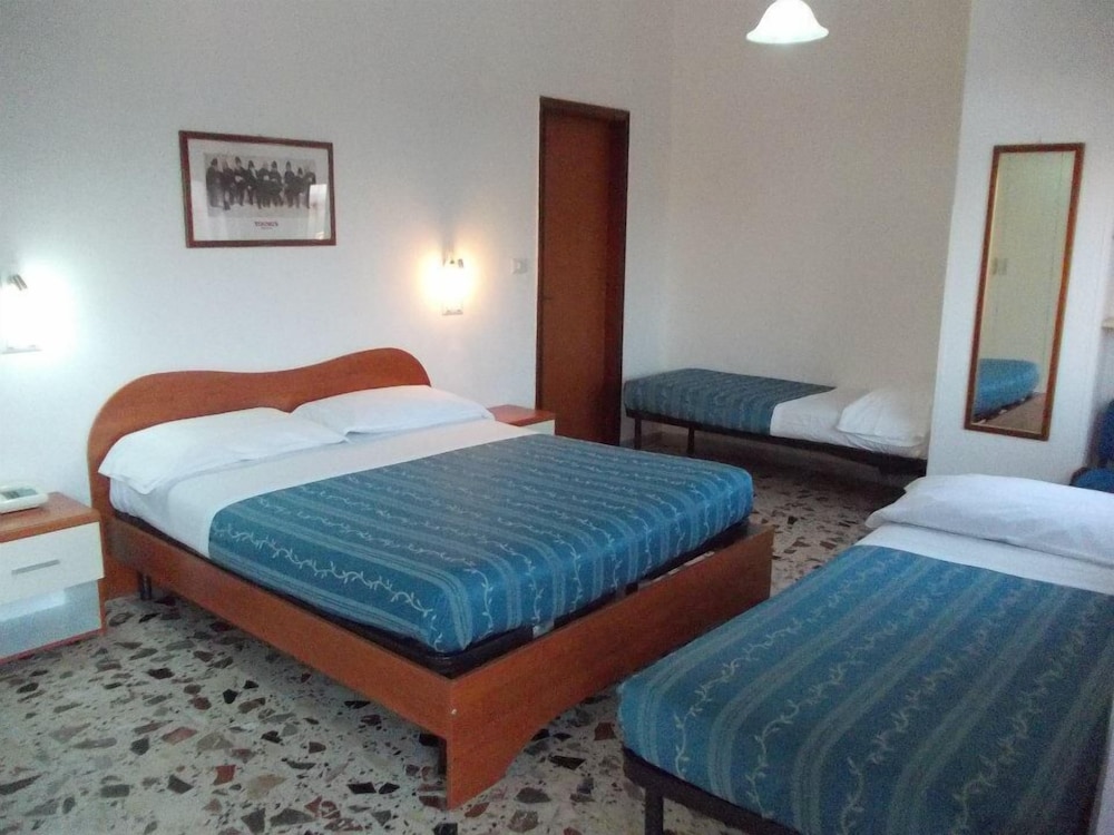 Piccolo Hotel 9/42