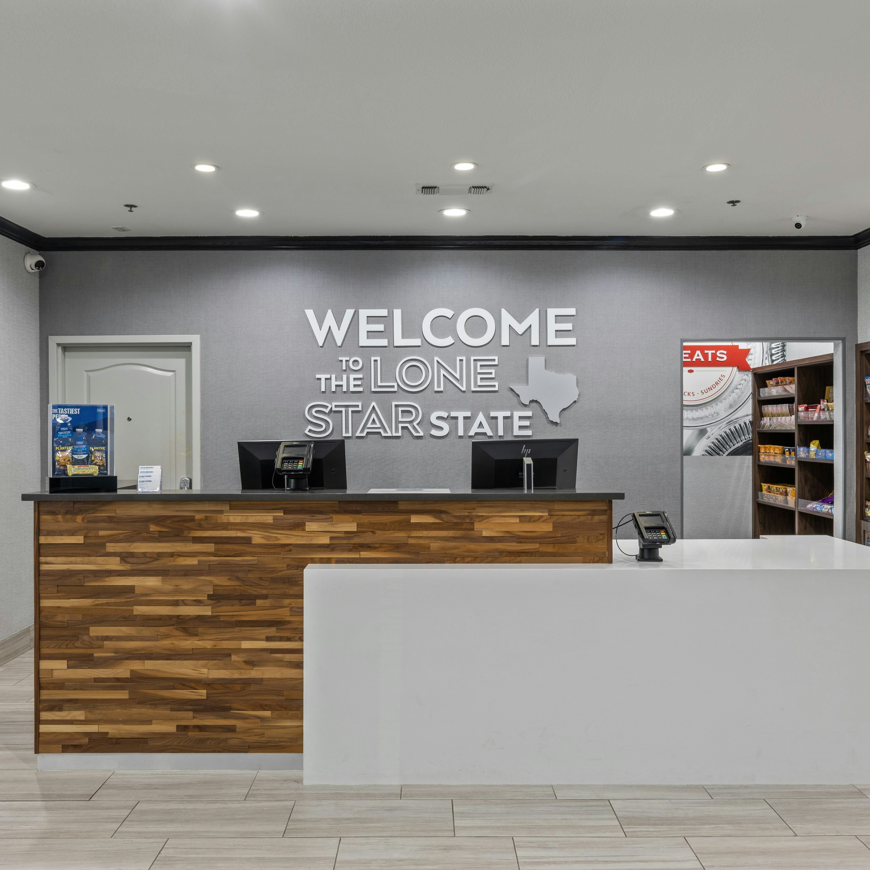 Hampton Inn and Suites Denison, TX 11/60
