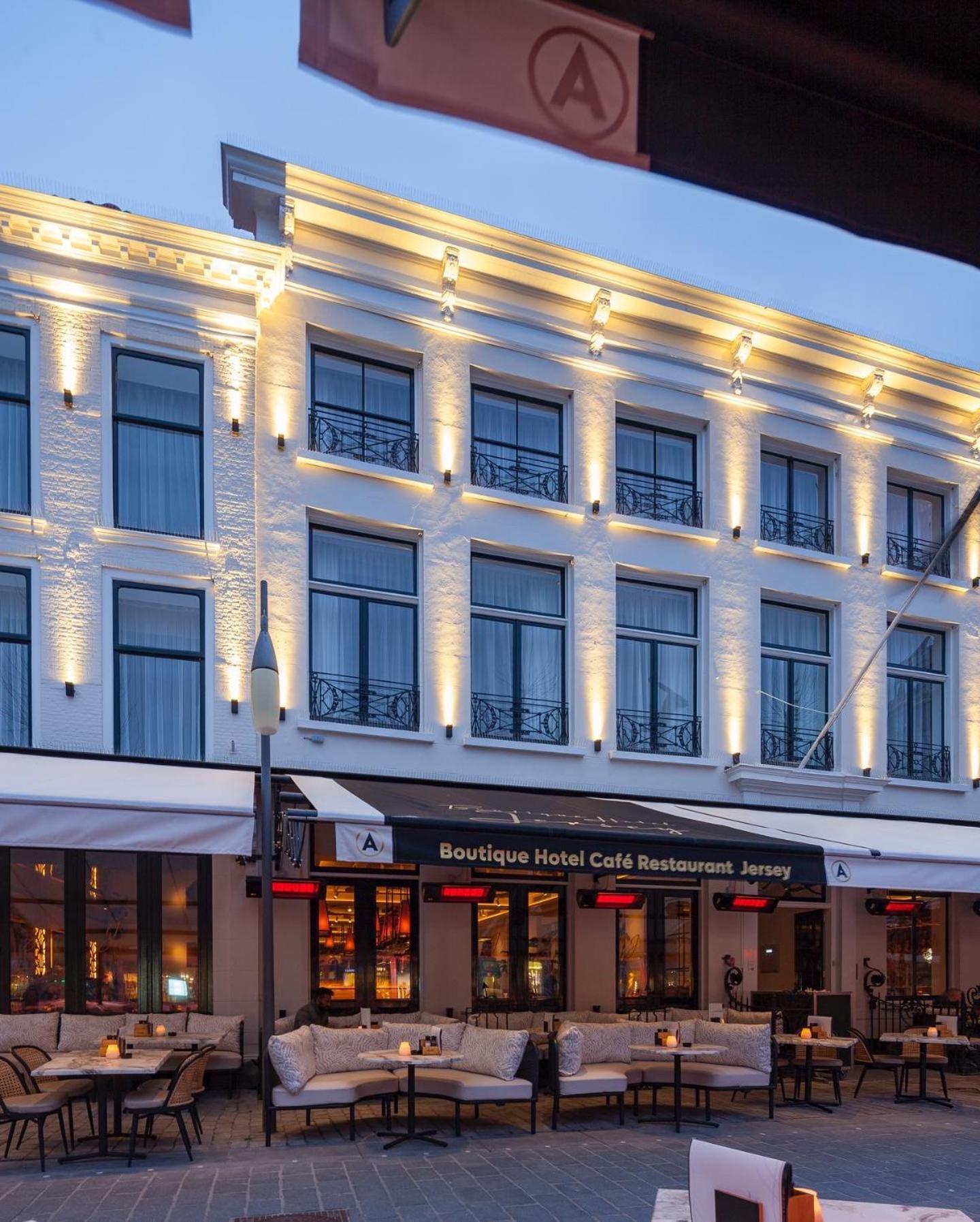Amadore Stadshotel Jersey 3/47