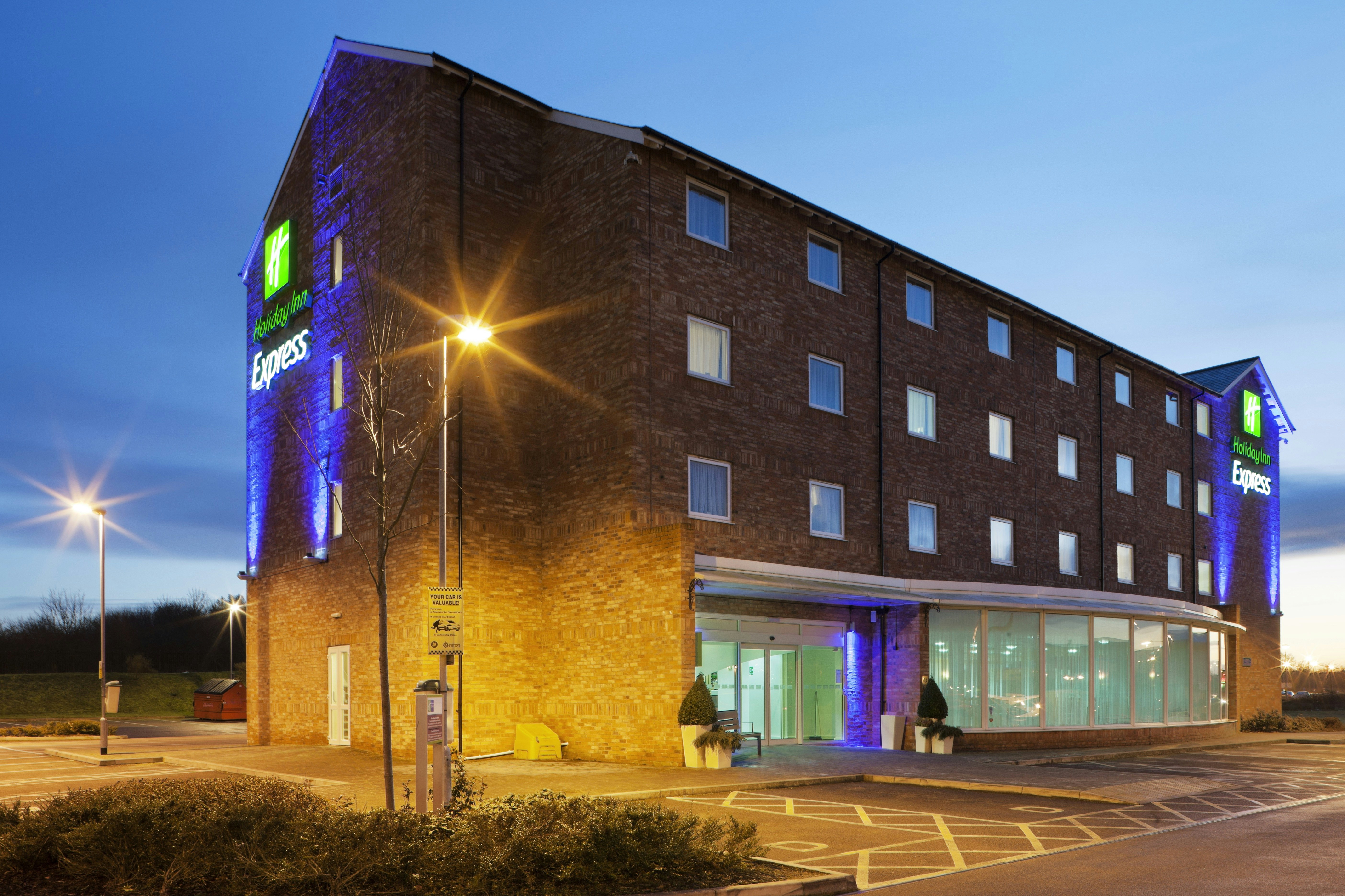 HOLIDAY INN EXPRESS NUNEATON 3/50