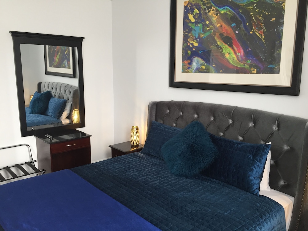 Art Hotel on York 15/65