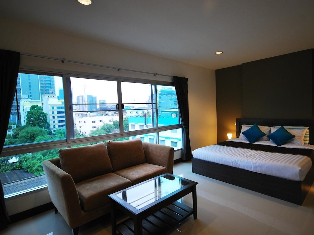 Baan Mi-Na 20/25