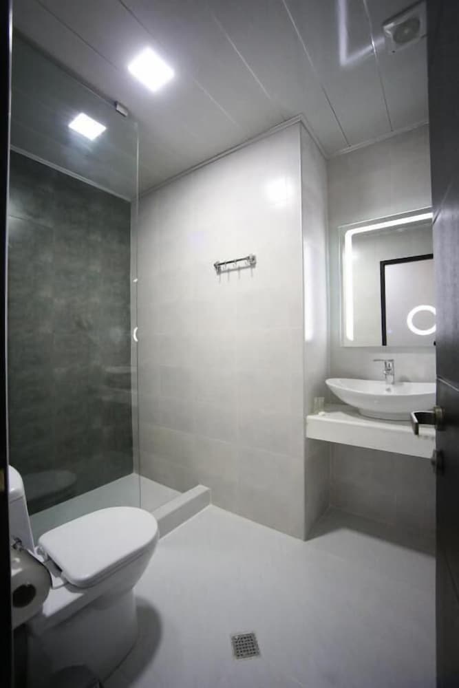 West Tower Hotel Kutaisi 24/25