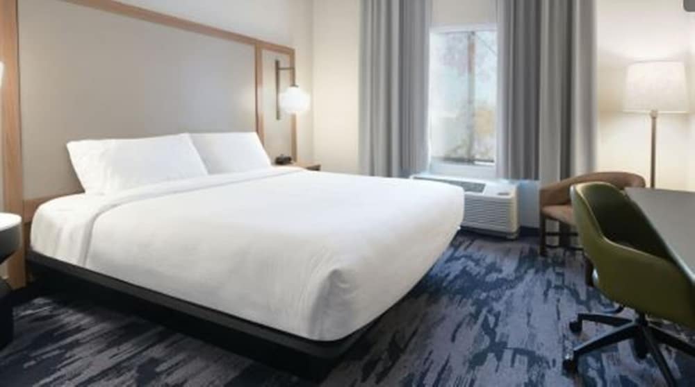 Fairfield Inn & Suites Dallas East 7/22